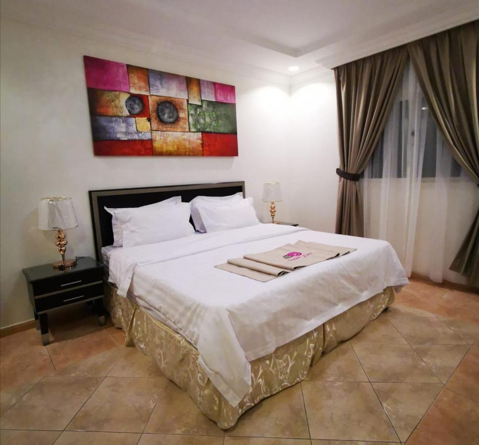 Aparthotel Royal Furnished 3*